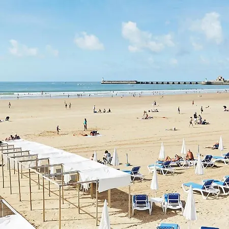Apartment Front In Les Sables-dolonne