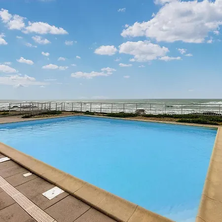 Apartment Front In Les Sables-dolonne